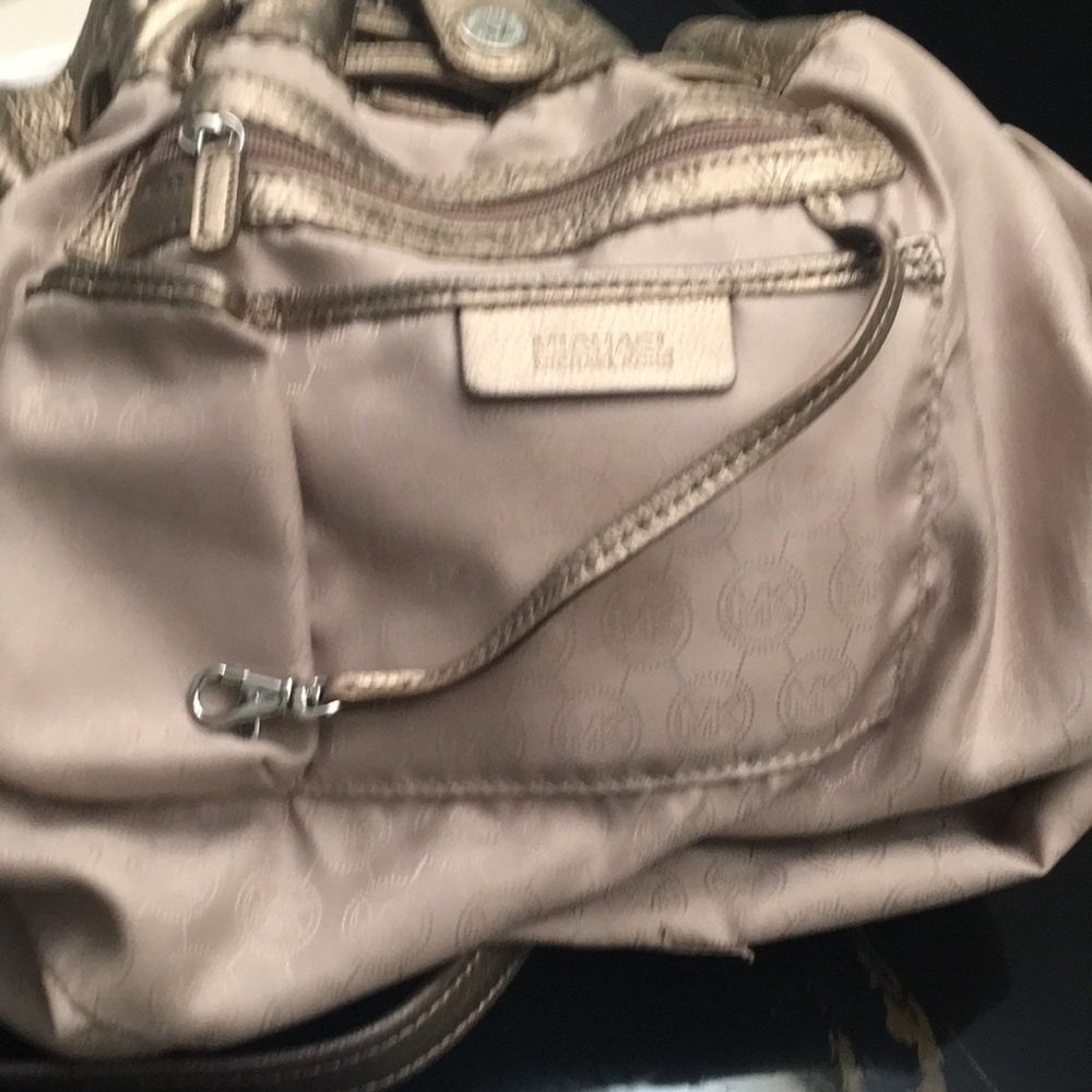 Michael Kors Snake Embossed Hobo Bag. Soft and high quality leather. - Picture 6 of 9